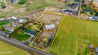 171 W Taylor Rd, Selah, WA 98942