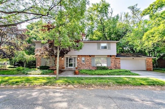 8019 Concord Rd, Huntington Woods, MI 48070