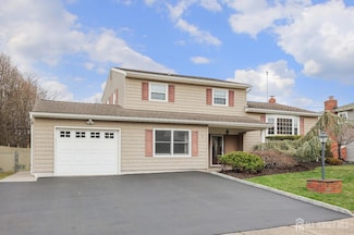4 David Dr, Edison, NJ 08820