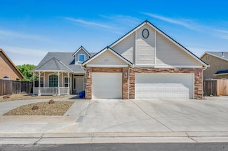 439 W Serena Ave, Clovis, CA 93619