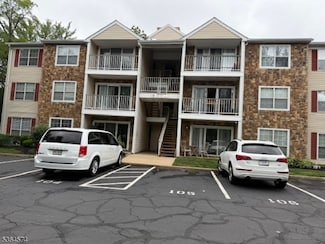 74 Aspen Ct, Trenton, NJ 08619
