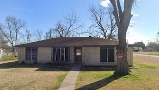 436 7th St, Hempstead, TX 77445