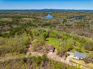 438 Ohio Dr, Hot Springs National Park, AR 71913