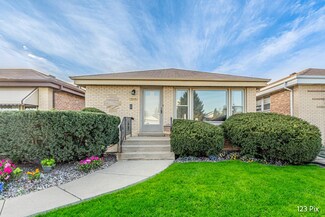 5040 Michigan Ave, Schiller Park, IL 60176