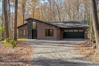 71 Forest Lake Dr, Jim Thorpe, PA 18229