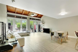 1033 NW 124th Ave, Pembroke Pines, FL 33026