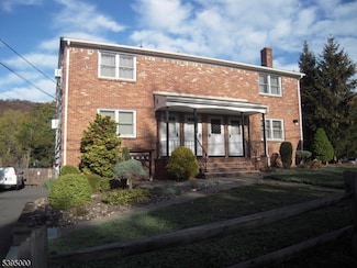 31 Spring Ave, Oakland, NJ 07436