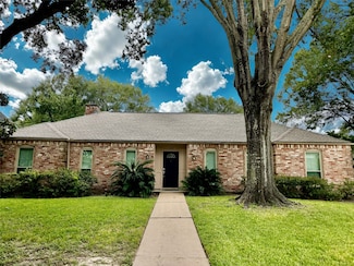 3103 Fairway Dr, Sugar Land, TX 77478