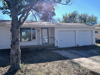 202 Roselawn St, Coleman, TX 76834