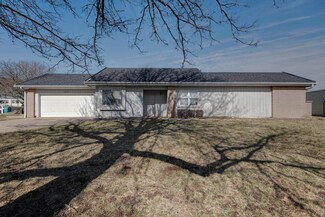 3645 E Cromwell Ct, Springfield, MO 65802