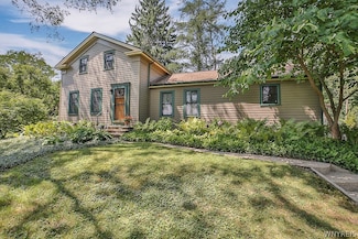 193 Old Glenwood Rd, West Falls, NY 14170