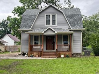 527 S 7th St, Osage City, KS 66523