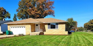 499 E Decker Dr, Seven Hills, OH 44131