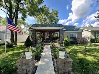 808 Moultrie Ave, Mattoon, IL 61938