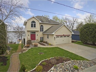 2961 Lake Shore Ave, Maple Plain, MN 55359