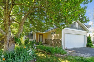 23 W Danbury Ln, Brevard, NC 28712