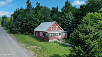 302 Edwards Hill Rd, Bakers Mills, NY 12811