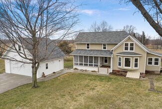 W9241 London Rd, Cambridge, WI 53523