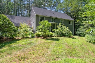 33 Walton Heath Dr, Grantham, NH 03753