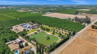 13715 E Nebraska Ave, Kingsburg, CA 93631