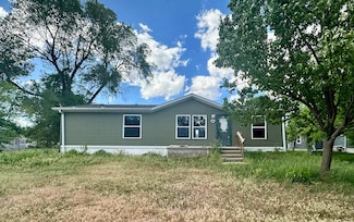 310 2nd St, Gibbon, NE 68840