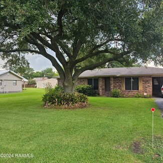 5605 Leona Dr, New Iberia, LA 70560