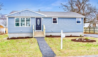 140 Wayne St, Warwick, RI 02889