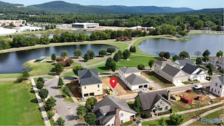 4 Lendon Park Dr SE, Huntsville, AL 35802