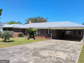 604 Fort King George Dr, Darien, GA 31305