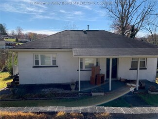 104 Elm St, Elkview, WV 25071