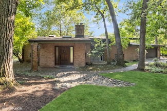 2075 Hickory Ln, Schaumburg, IL 60195