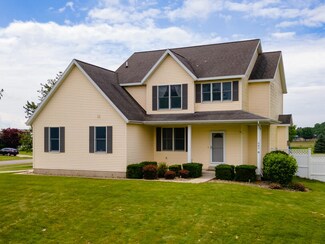 5610 Pioneer Ave, Saint Joseph, MI 49085