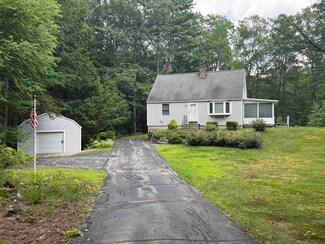 158 Mica Point Rd, Barrington, NH 03825
