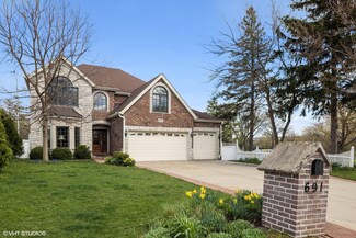 691 N Emroy Ave, Elmhurst, IL 60126