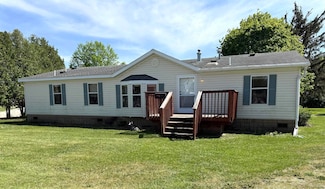 421 E 1st St, Sumner, IA 50674