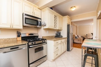 1450 Beacon St Unit 603, Brookline, MA 02446
