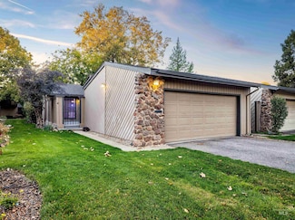 7163 W Cascade Dr, Boise, ID 83704