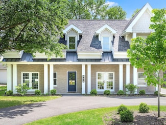 608 W 55th St, Hinsdale, IL 60521