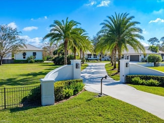 850 31st St SW, Naples, FL 34117