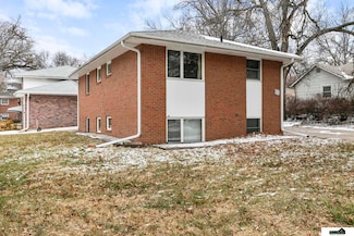 4104 E St, Lincoln, NE 68510
