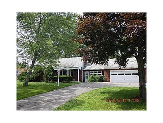 1908 Mary St, Farrell, PA 16121