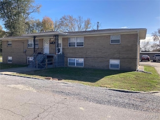 1007 2nd St W, Scott City, MO 63780