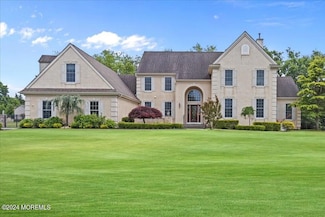 10 Deer Run Dr, Freehold, NJ 07728