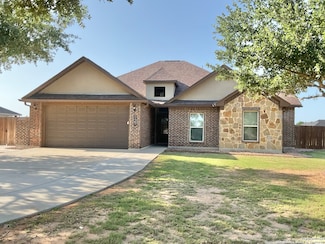 121 W Medium Meadow Dr, Lytle, TX 78052