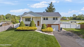 34 Kipling Way, Manalapan, NJ 07726