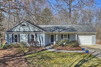 9505 Kent Village Dr, Charlotte, NC 28269