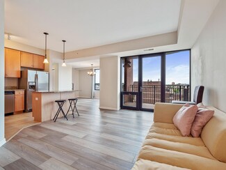 500 E Grant St Unit 806, Minneapolis, MN 55404