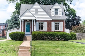 8909 Apache Ln, Saint Louis, MO 63114