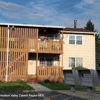 31 Weathervane Dr, Washingtonville, NY 10992