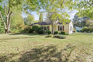 1 Forest Dr, Voorheesville, NY 12186